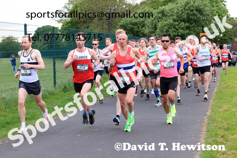 Clive Cookson 10k Road Race, 2024 Clive Cookson 10k Road Race, Whitley Bay.  Photo: David T. Hewitson/Sports for All Pics